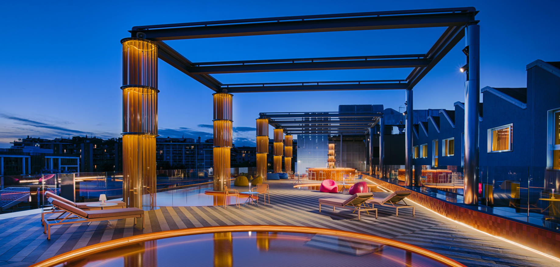 nhow_Milano_Hotel_Facilities_Terrace_Vertigo_Night_Front-Ad-Hoc-Preset